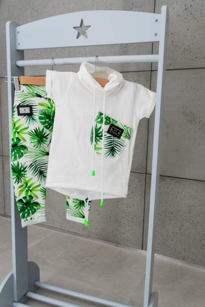 T-shirt z kominem