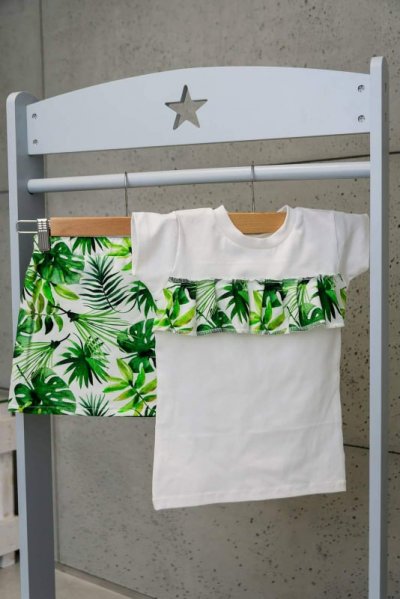 T-shirt z falbanką